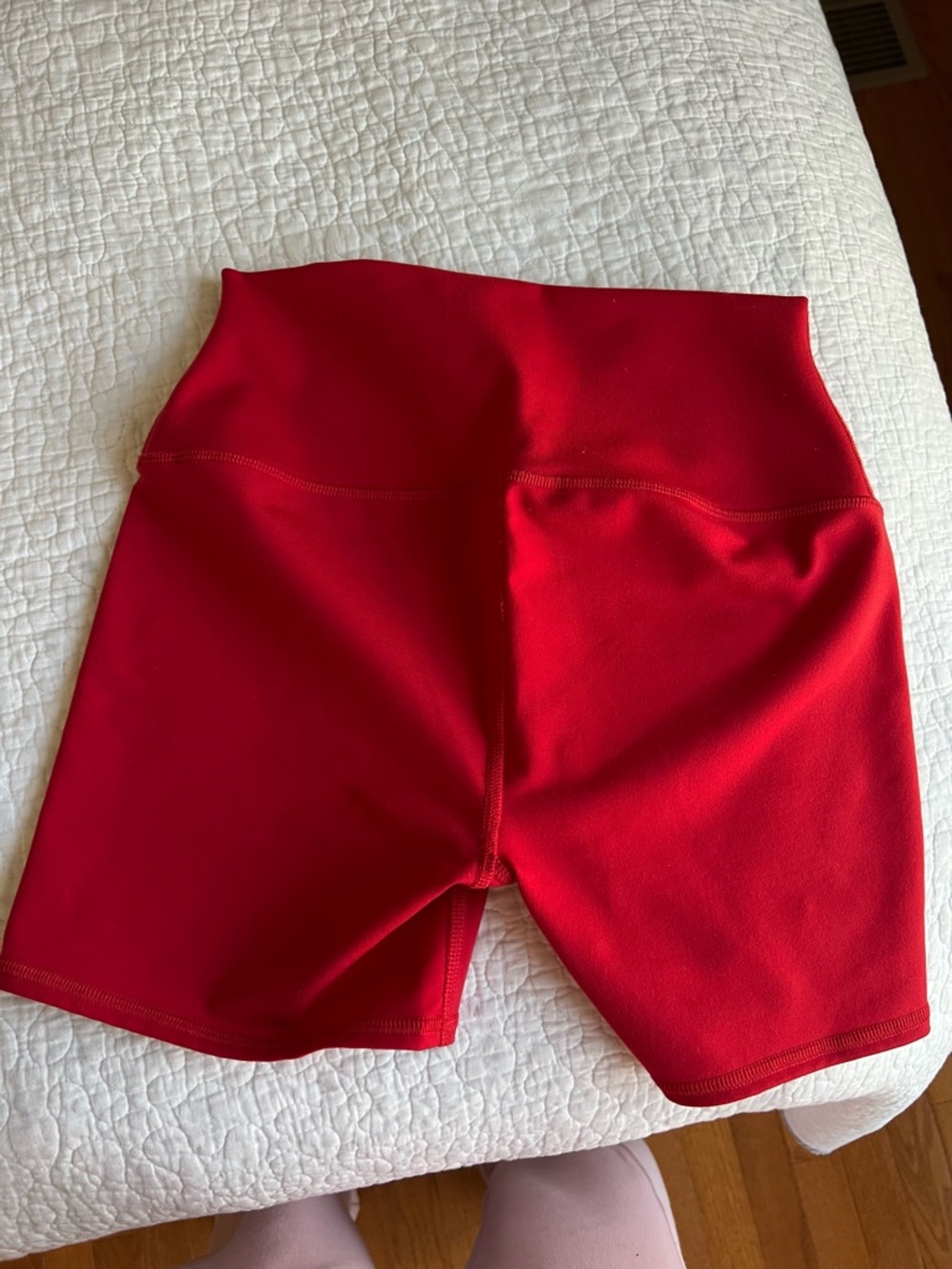 Alo Airbrush high waist shorts red size S - Picture 4 of 6